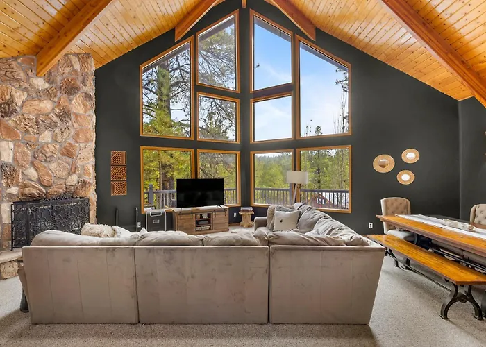 Modern Mountain With Wall-of-windows Forest Views. Ferienhaus Flagstaff