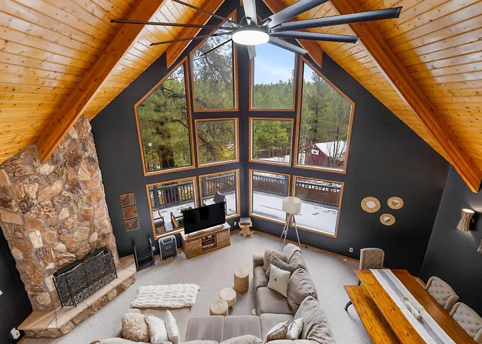 Ferienhaus Modern Mountain With Wall-of-windows Forest Views. Flagstaff